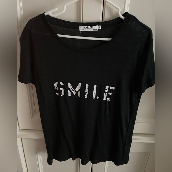 Super cute linen tee! - Picture 1 of 2